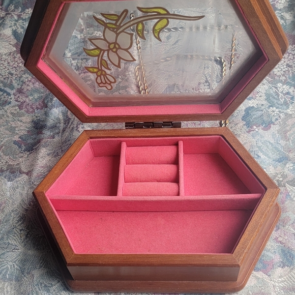 VINTAGE WOODEN MELE JEWELRY BOX - Picture 5 of 10